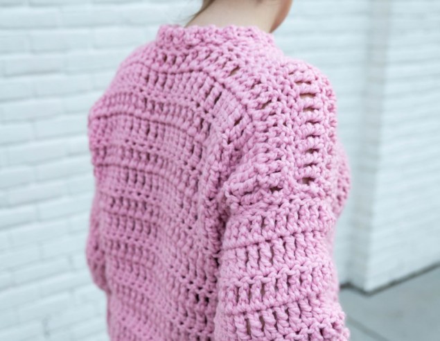 Женский вязаный свитер из мериноса с аранами ручной работы