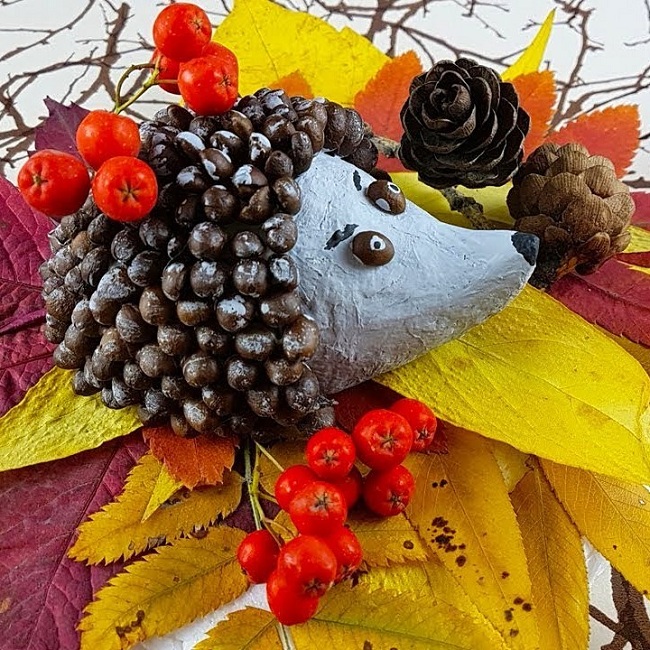 Осенняя поделка ежик из кленовых листьев. Поделка своими руками в школу или садик