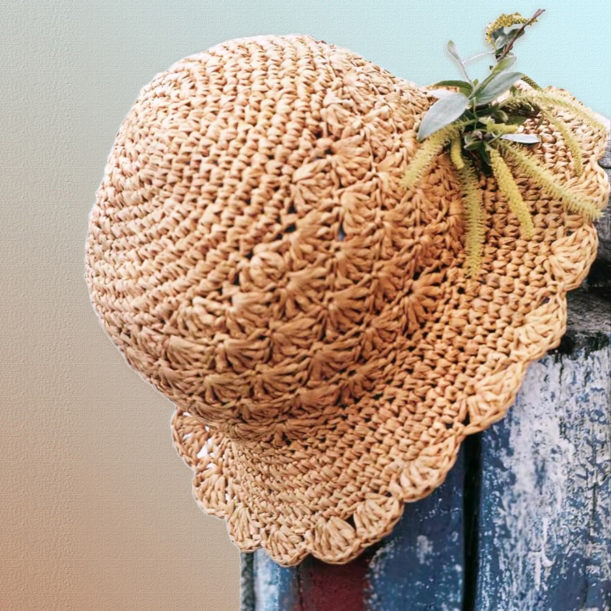 Летняя шляпка из рафии крючком