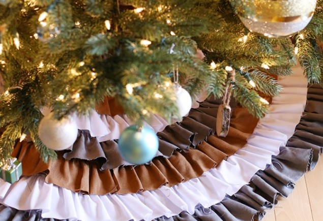 Новогодние приготовления: видеообзор создания «юбки» для елки