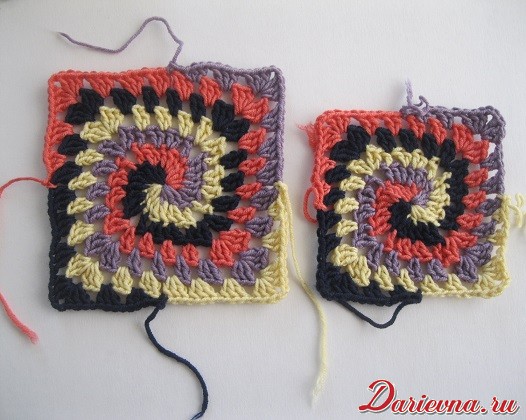 Spiral granny squares: the big one and the small one