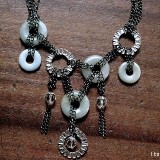 колье из цепочек