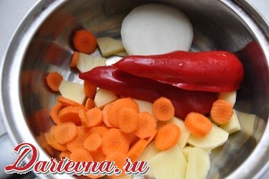 Крем-суп со шпинатом, сыром и креветками
