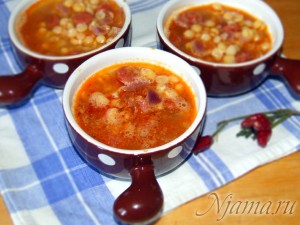 Гороховый суп с острыми колбасками