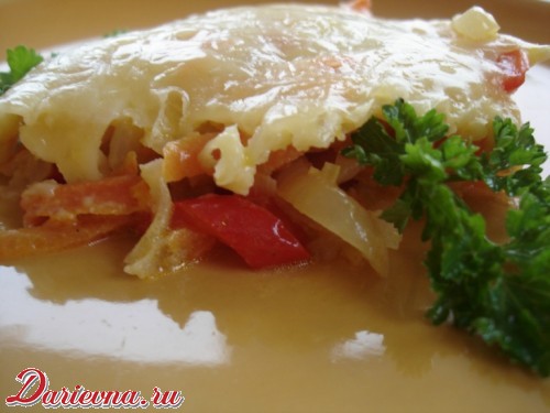 Дайкон с овощами под сырной корочкой