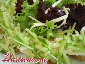 Салат с кабачками и брынзой