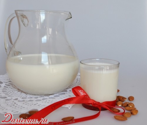 Рецепт и пошаговый фото-мастер-класс по приготовлению миндального молока