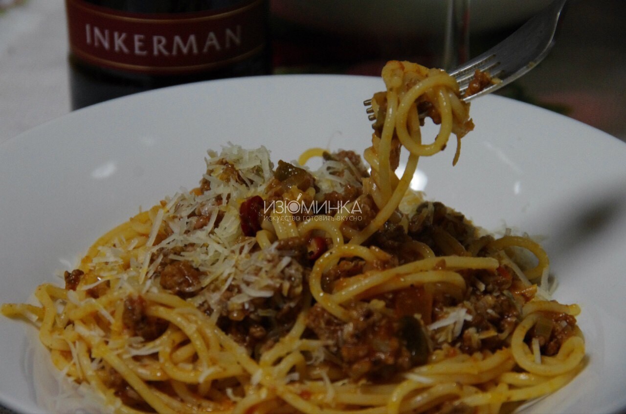 Как готовить спагетти болоньезе…