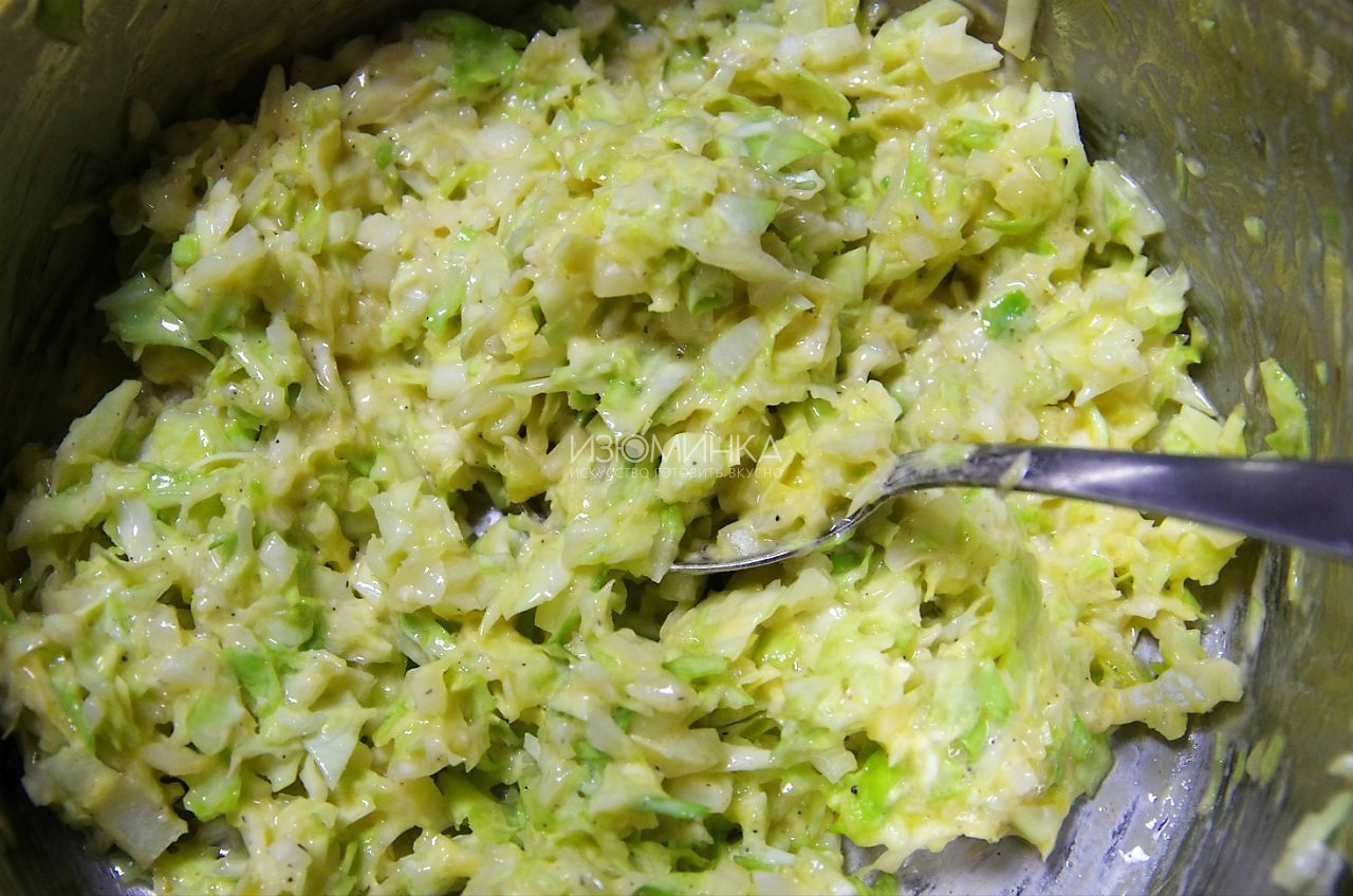 Как готовить капустные оладьи с сыром
