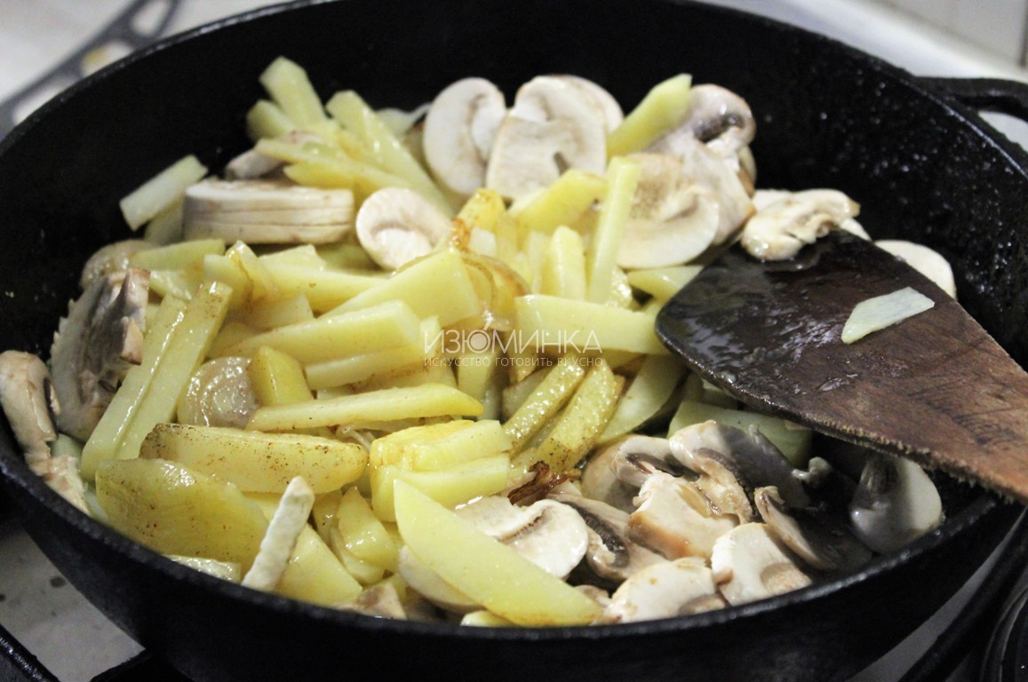 Как готовить жареную картошку с шампиньонами