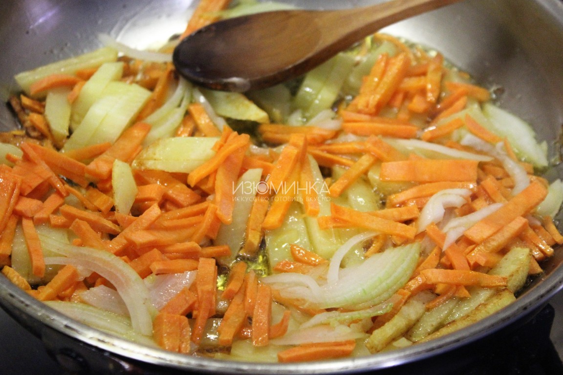 Ингредиенты для «Жареный картофель с морковью»:
