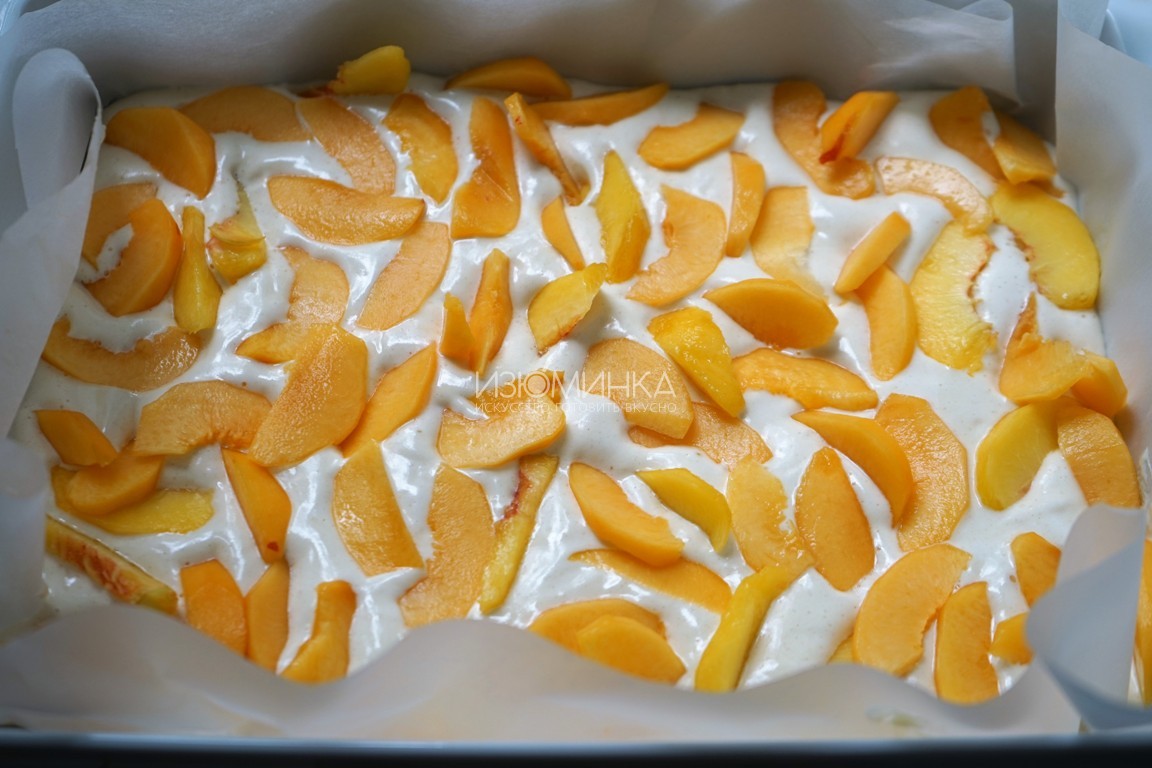 Как готовить шарлотку с персиками