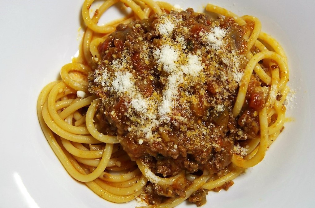 Как готовить спагетти с мясом и баклажанами