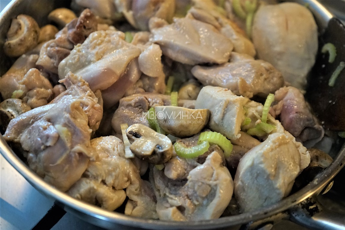 Как готовить курицу с грибами на сковороде
