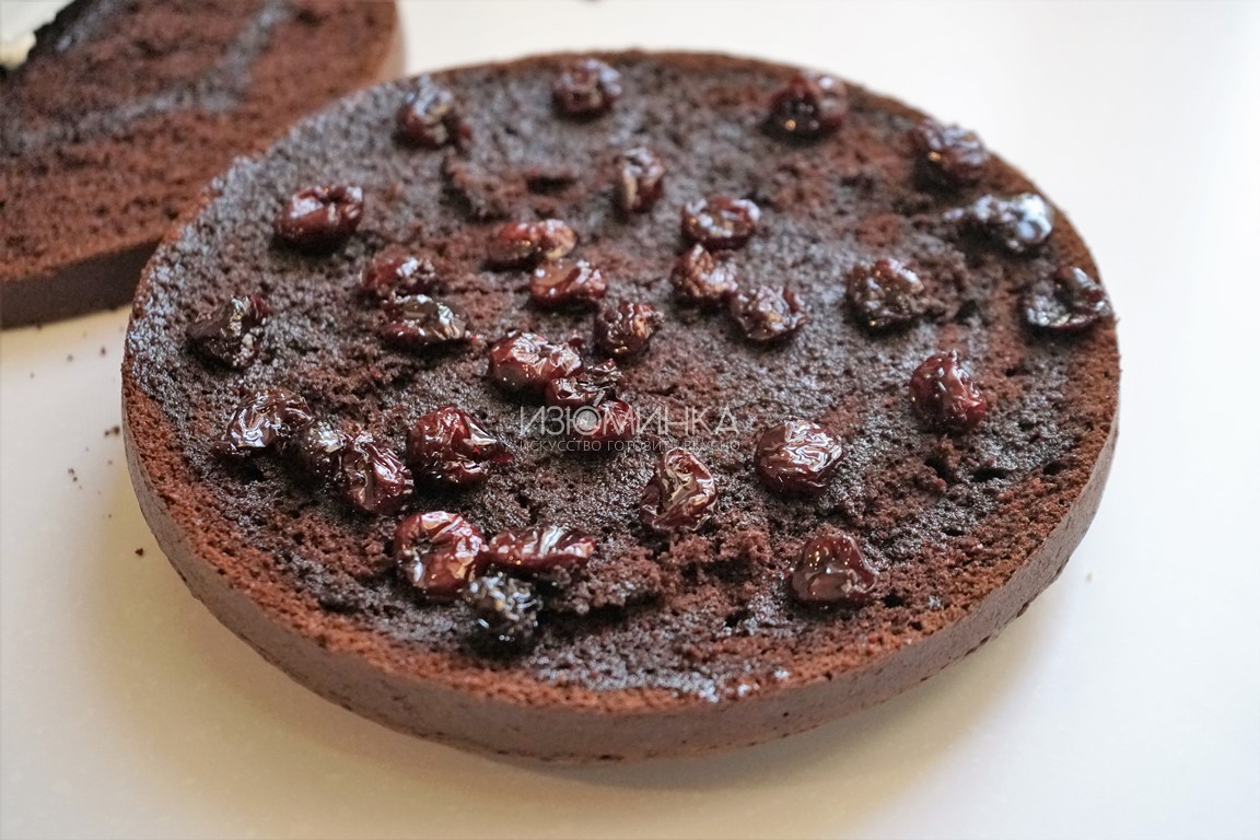 Как готовить шоколадный бисквит с вишней