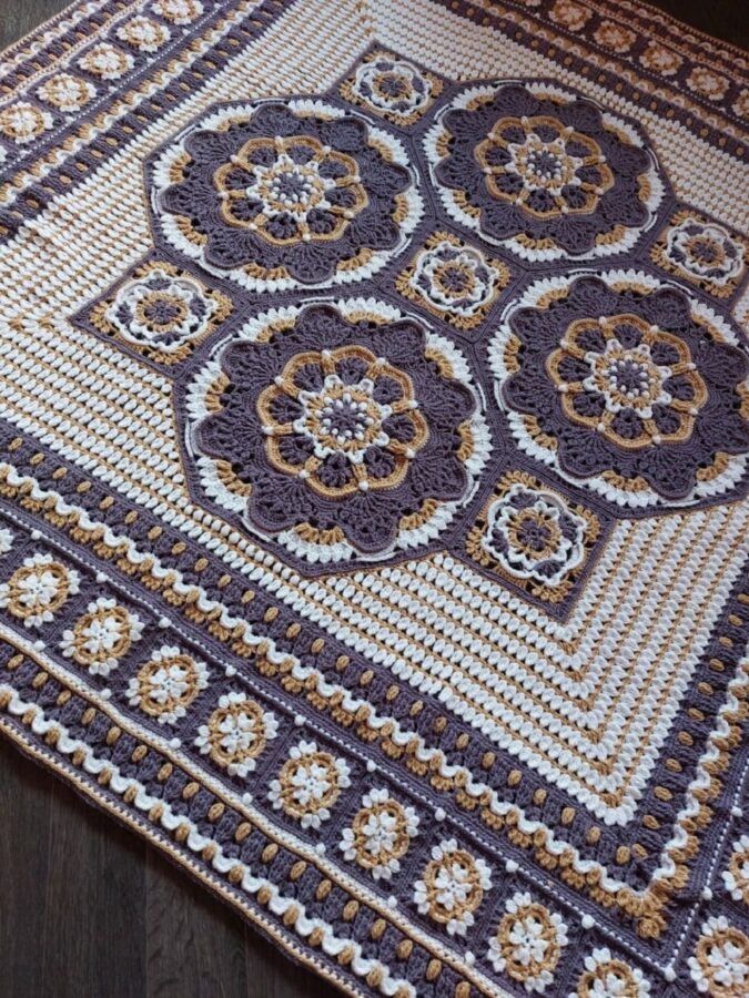 Рабочий авторский вариант пледа "Charming Harmony"