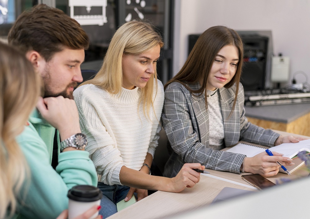 Идет работа в группе