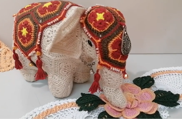 Индийский слон из мотивов от автора канала "Ирина на Луне"