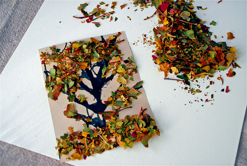 Коллаж из сухих осенних листьев