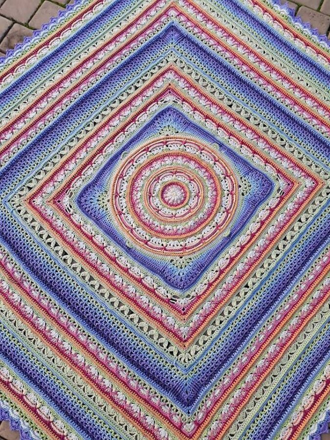 Плед "Lilliana" (Лиллиана) по дизайну Hooked on Sunshine