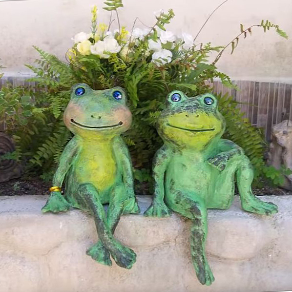 Садовая скульптура своими руками: лягушки. Мастер-класс