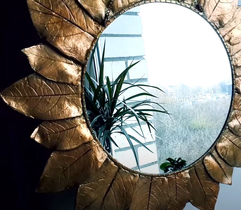 Декор рамы для зеркала с помощью мозаики. Мастер-класс