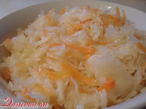 Салат из квашеной капусты