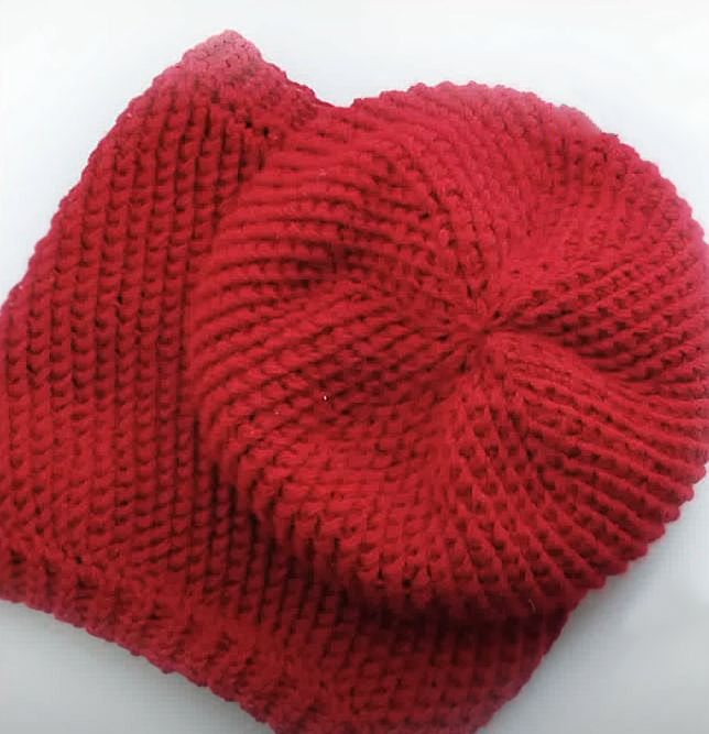 Красивые шапки для девочки: вяжем спицами на зиму
