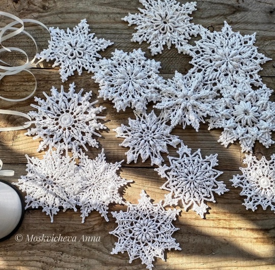 Одна из коллекций снежинок Анны Москвичевой в авторском исполнении