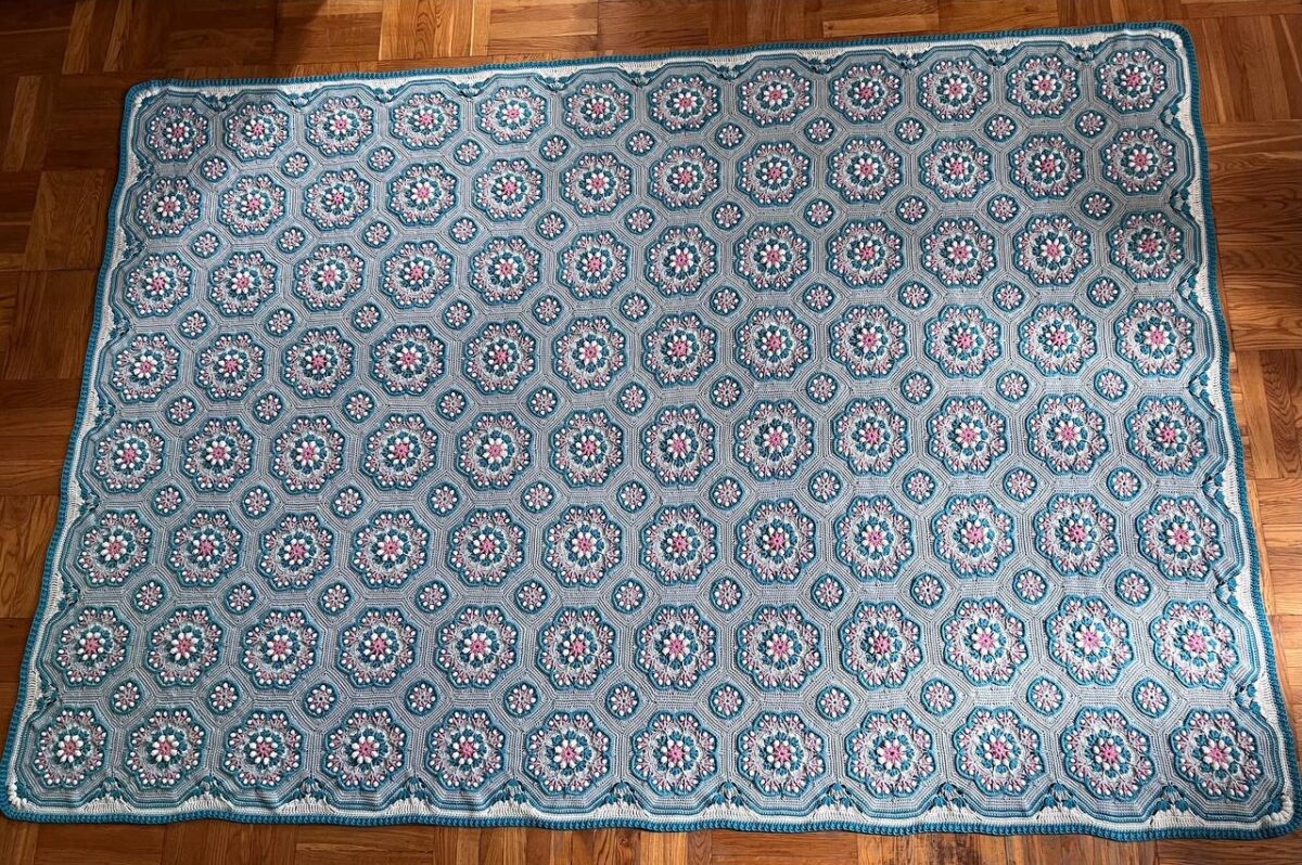 Работа Ирины по пледу крючком "Чай"