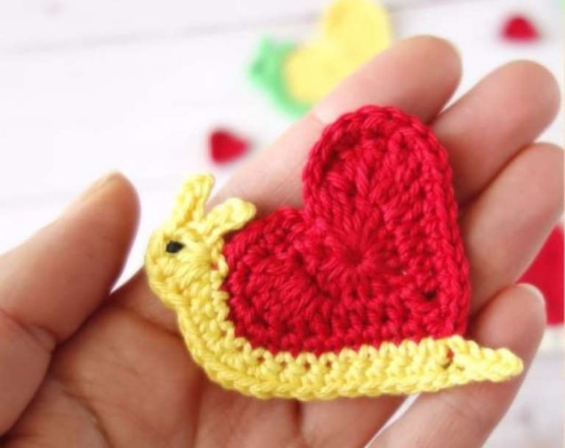 Сердечко крючком — 5 идей вязаных валентинок