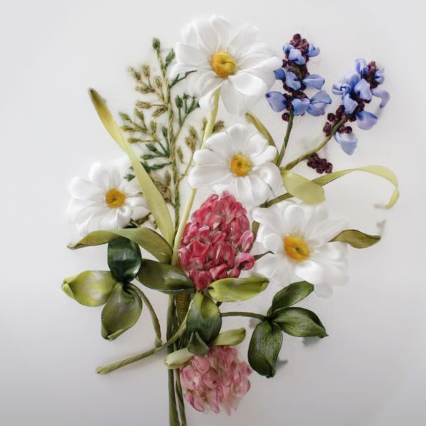 Сердца полевых цветов: бесплатная схема для вышивки от Catherine Strickler