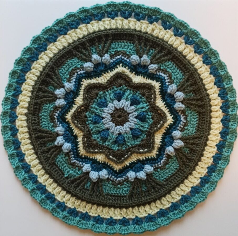 Один из вариантов законченной зимней мандалы