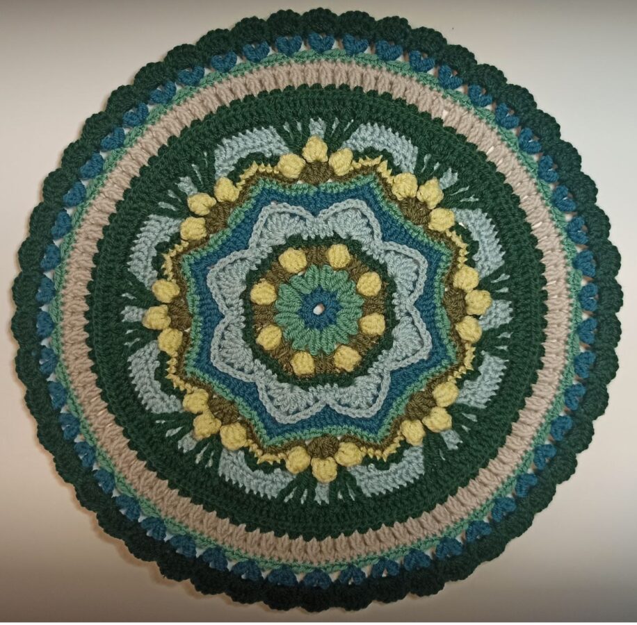 Один из вариантов зимней мандалы в исполнении Дарьи